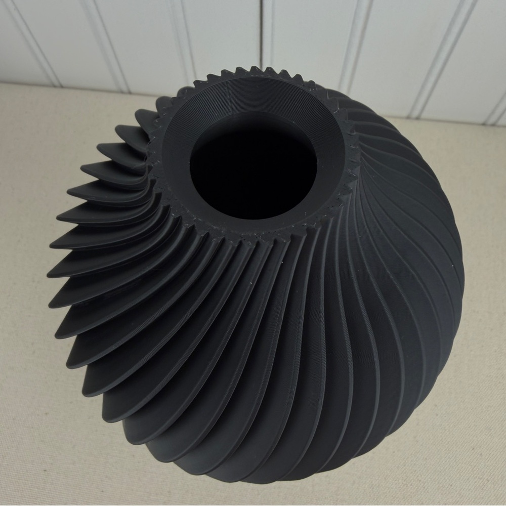 Unique Spiral Modern Flower Vase, The Kivan Vase, Plant Lover - Picture 5 of 8